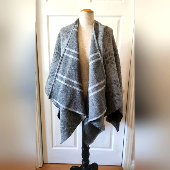 Modena shawl wrap, one size, contrast interior, very warm - Picture 1 of 4